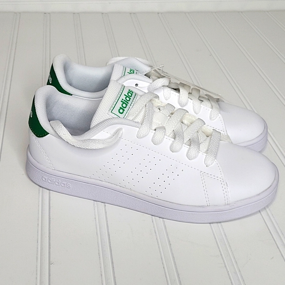 Adidas Advantage Sneakers